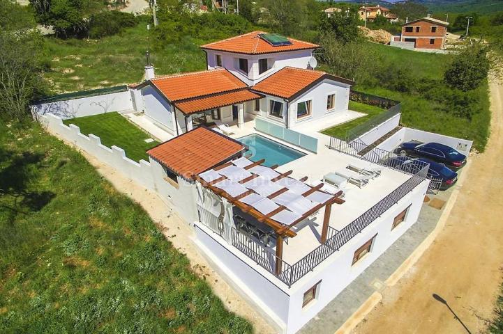 ISTRA - NOVIGRAD, prekrasna vila s bazenom u minom okruženju, prodaja