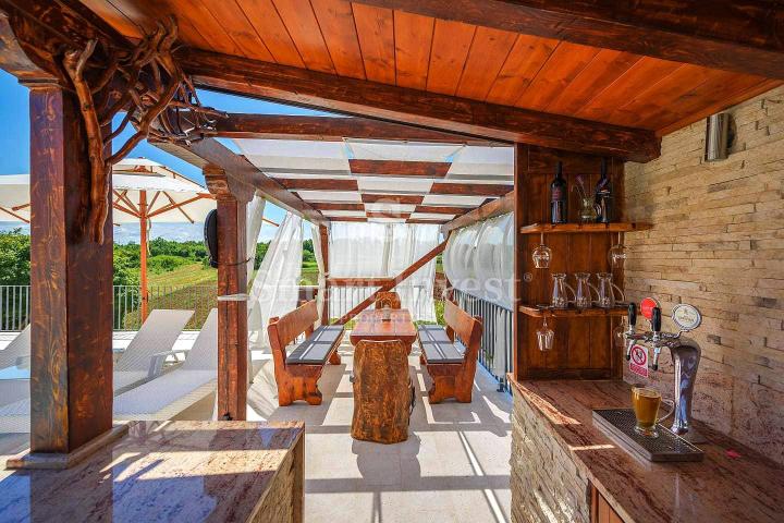 ISTRA - NOVIGRAD, prekrasna vila s bazenom u minom okruženju, prodaja