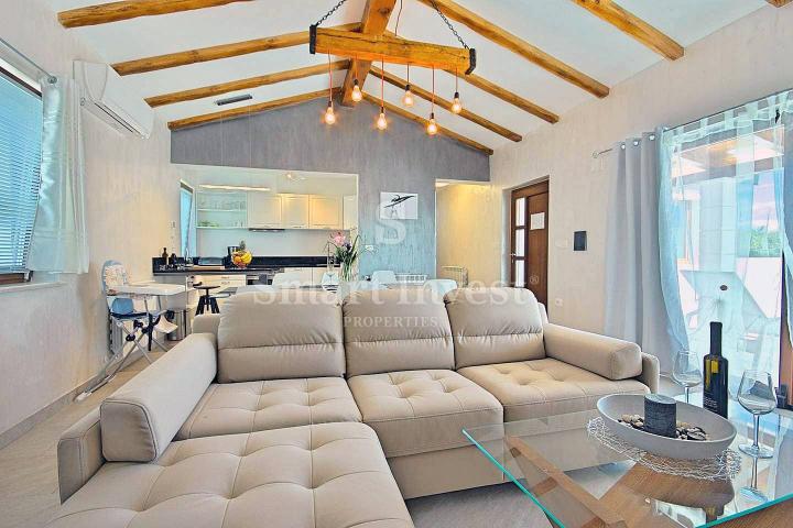 ISTRA - NOVIGRAD, prekrasna vila s bazenom u minom okruženju, prodaja
