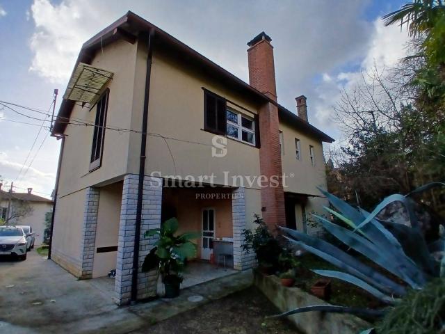 LOVRAN, kuća od 220 m2 u blizini mora