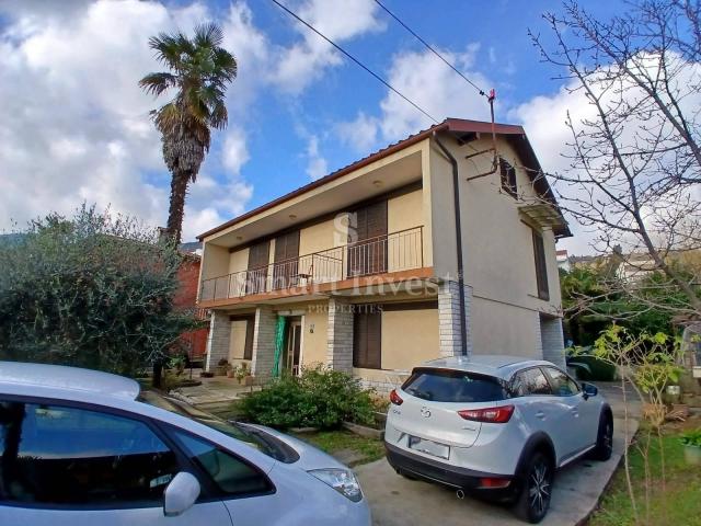 LOVRAN, kuća od 220 m2 u blizini mora