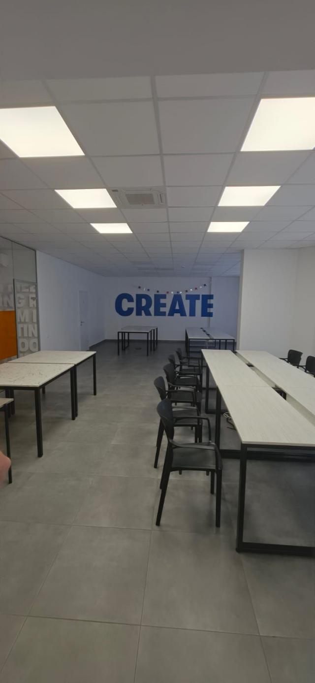 Izdavanje poslovnog prostora 65m² u ekskluzivnom kompleksu na atraktivnoj lokaciji – Bečići