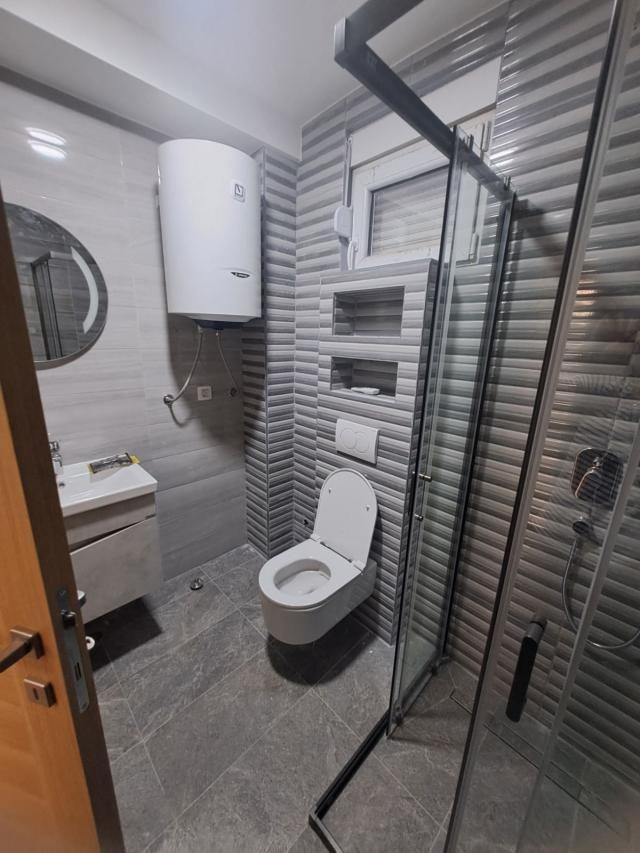 Izdavanje poslovnog prostora 110 m² sa privatnim parkingom – Zabjelo, Podgorica