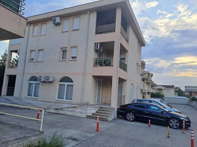 Izdavanje poslovnog prostora 110 m² sa privatnim parkingom – Zabjelo, Podgorica