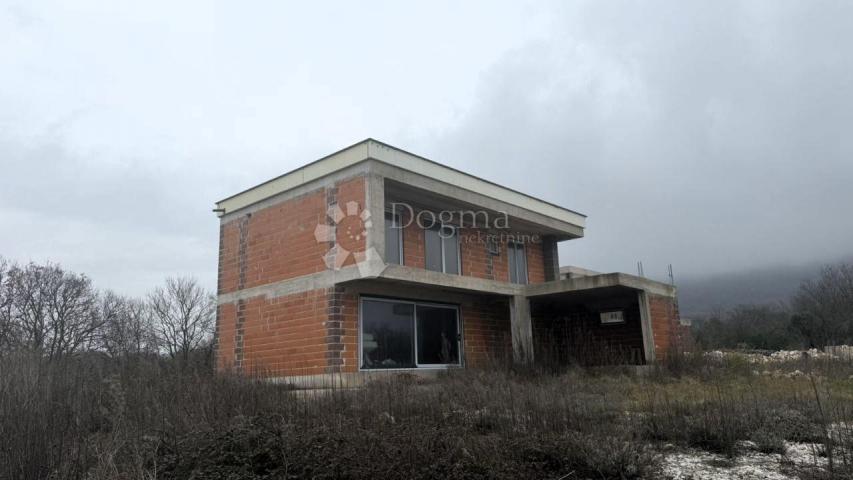 KATNICA S BAZENOM U IZGRADNJI , OKOLICA LABINA