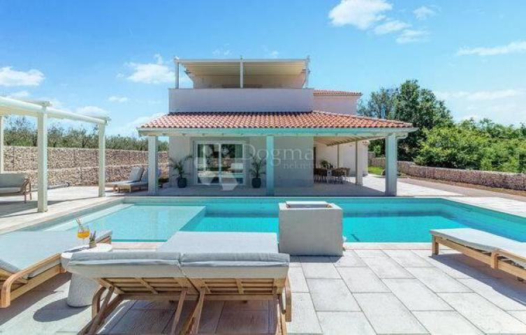 VILLA S BAZENOM!  JEDINSTVENA NA TRŽIŠTU, PROVJERITE ZAŠTO