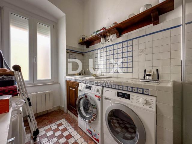 RIJEKA, CENTAR - stan , 4s + db, 3. kat, GOSPODSKI UREĐEN!
