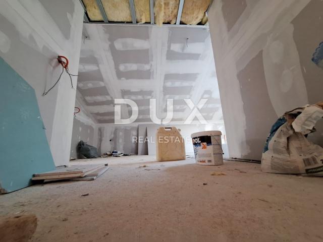 RIJEKA, KOSTRENA - Detached house 4 bedrooms + living room - swimming pool, garden and view!