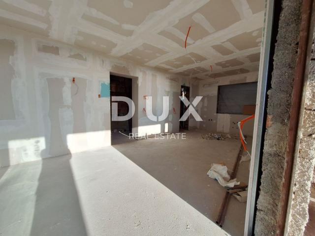 RIJEKA, KOSTRENA - Detached house 4 bedrooms + living room - swimming pool, garden and view!