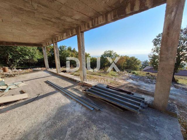 RIJEKA, KOSTRENA - Detached house 4 bedrooms + living room - swimming pool, garden and view!