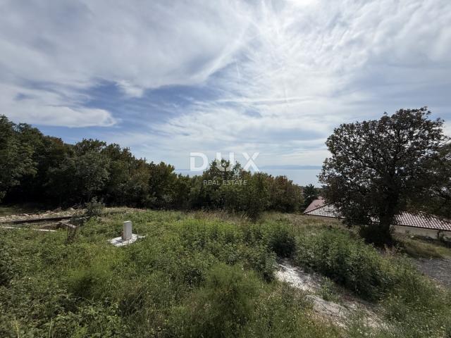 RIJEKA, KOSTRENA - Detached house 4 bedrooms + living room - swimming pool, garden and view!
