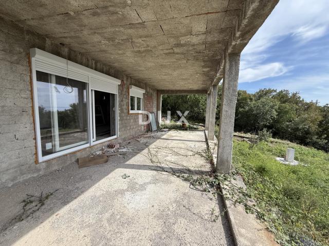 RIJEKA, KOSTRENA - Detached house 4 bedrooms + living room - swimming pool, garden and view!