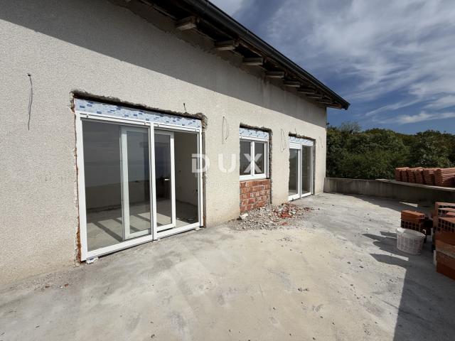 RIJEKA, KOSTRENA - Detached house 4 bedrooms + living room - swimming pool, garden and view!