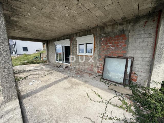 RIJEKA, KOSTRENA - Detached house 4 bedrooms + living room - swimming pool, garden and view!