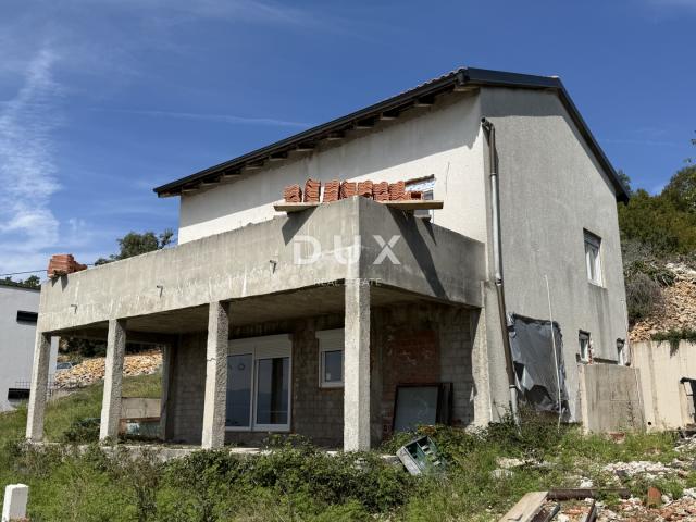 RIJEKA, KOSTRENA - Detached house 4 bedrooms + living room - swimming pool, garden and view!