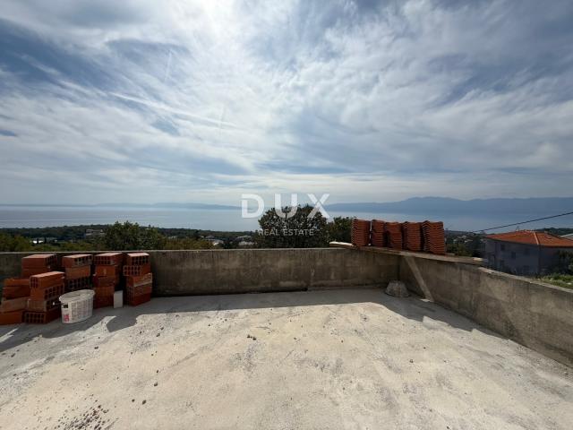 RIJEKA, KOSTRENA - Detached house 4 bedrooms + living room - swimming pool, garden and view!