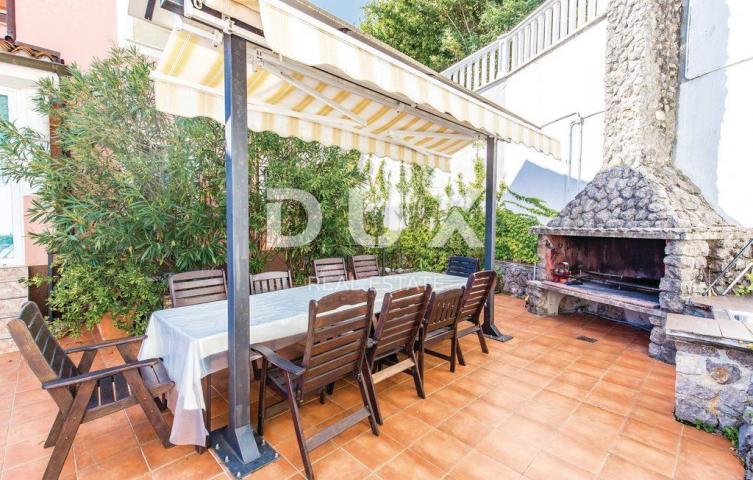 OPATIJA, CENTAR - Rijetkost na tržištu! – luksuzna vila s bazenom