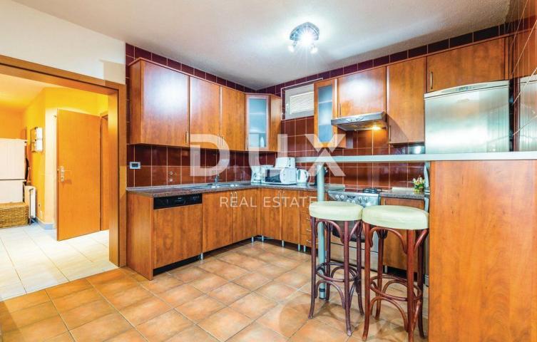 OPATIJA, CENTAR - Rijetkost na tržištu! – luksuzna vila s bazenom