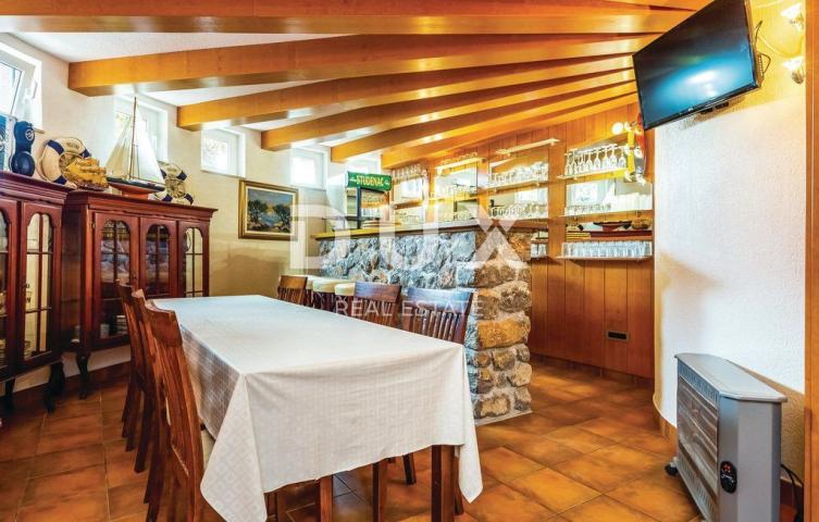 OPATIJA, CENTAR - Rijetkost na tržištu! – luksuzna vila s bazenom