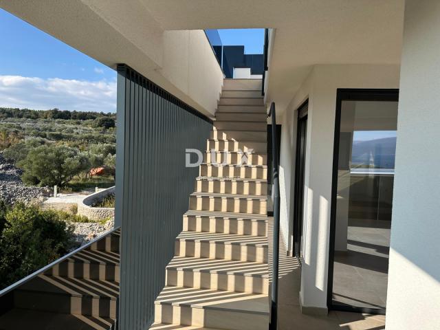 TOWN OF KRK, CENTER - Two-storey penthouse with swimming pool and panoramic view