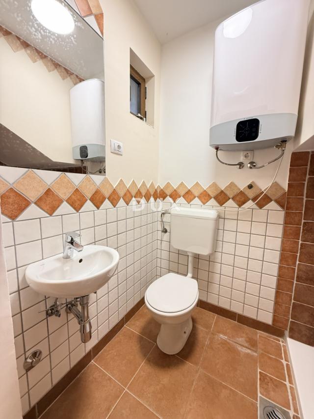 GORSKI KOTAR, MRKOPALJ - Kuća s četiri apartmana