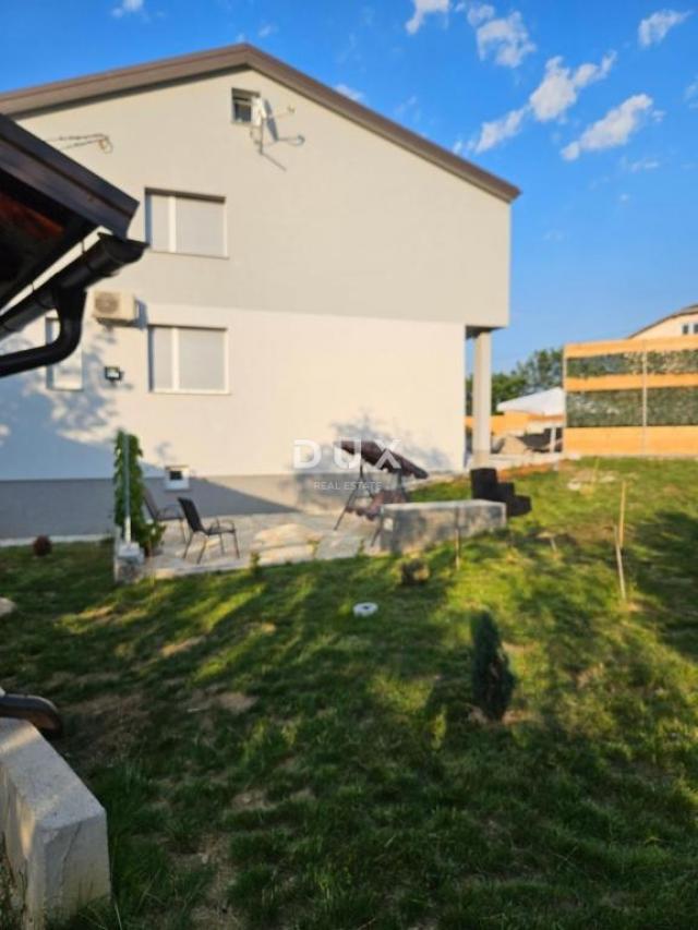 ČAVLE - villa s 3 stana, grijanim bazenom, konobom i garažom - uhodani posao!