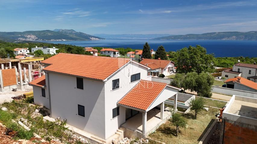 KUĆA S OTVORENIM POGLEDOM NA MORE