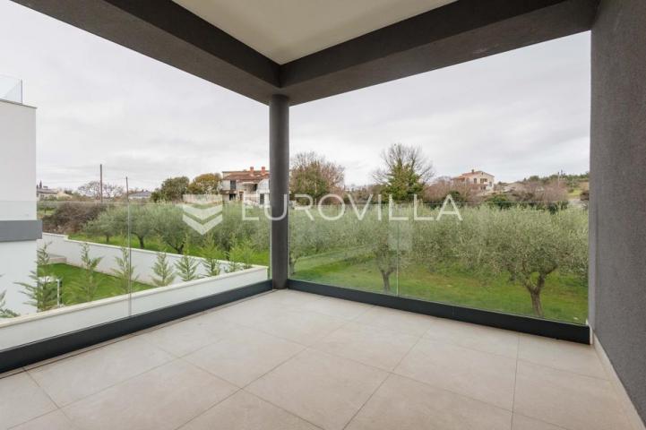 Istra, Pomer, unikatna, moderna villa 20 m od mora 417 m²