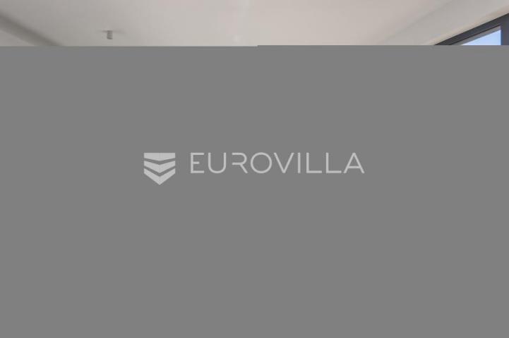 Istra, Pomer, unikatna, moderna villa 20 m od mora 417 m²