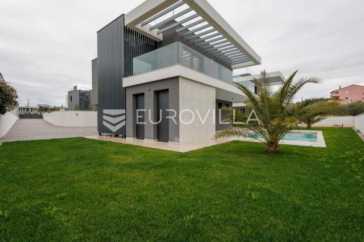 Istra, Pomer, unikatna, moderna villa 20 m od mora 417 m²