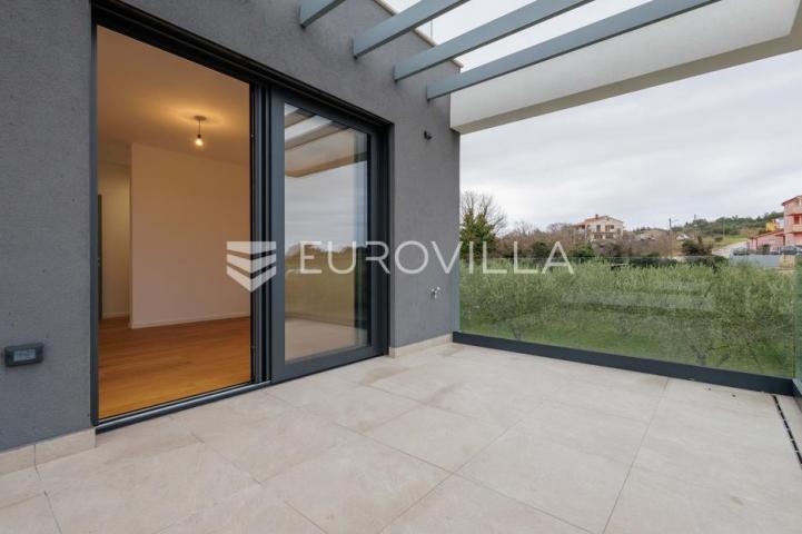 Istra, Pomer, unikatna, moderna villa 20 m od mora 417 m²