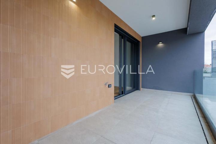 Istra, Pomer, unikatna, moderna villa 20 m od mora 417 m²