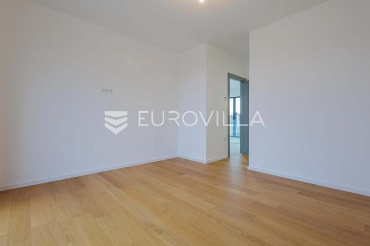 Istra, Pomer, unikatna, moderna villa 20 m od mora 417 m²