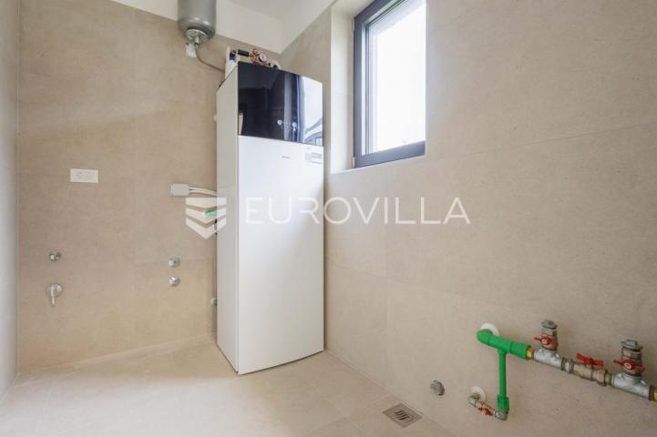 Istra, Pomer, unikatna, moderna villa 20 m od mora 322 m²