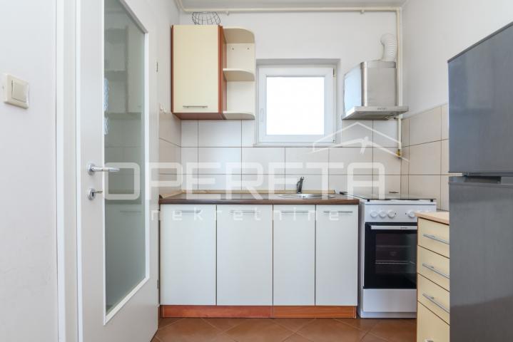PRODAJA, 2-SOBAN STAN, LANIŠTE (PORED  ARENA CENTRA), JARUŠČICA, 47 m2