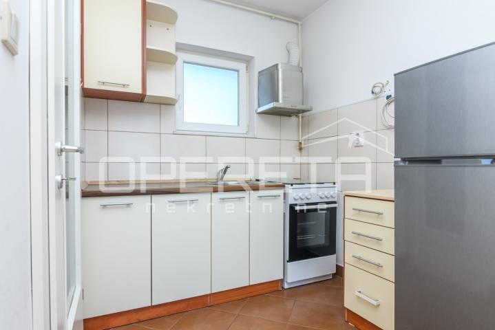 PRODAJA, 2-SOBAN STAN, LANIŠTE (PORED  ARENA CENTRA), JARUŠČICA, 47 m2