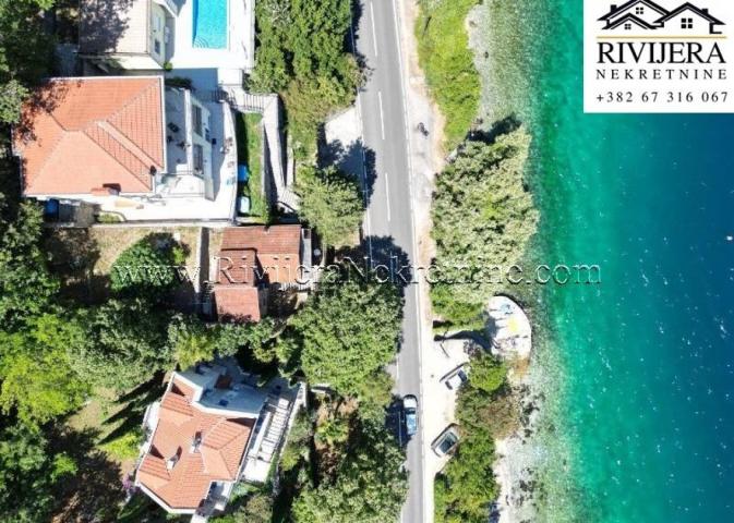 Na prodaju kuća za renoviranje u prvom redu do mora Boka Kotorska