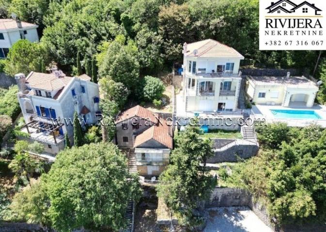 Na prodaju kuća za renoviranje u prvom redu do mora Boka Kotorska