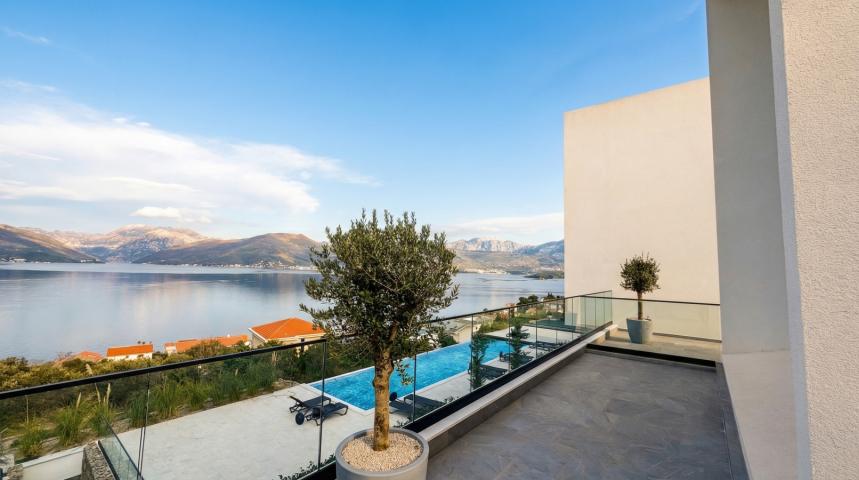 Luksuzni Loft Apartman 157 m² sa Panoramskim Pogledom – Krašići, Tivat