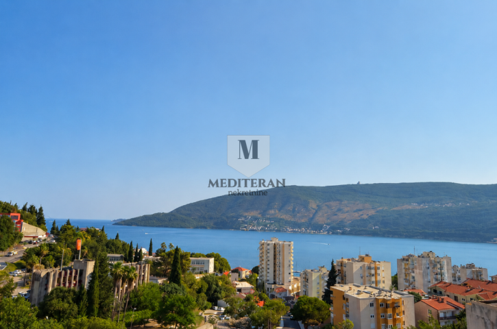 Herceg Novi – Topla2, trosoban stan površine 94m2 sa panoramskim pogledom na more