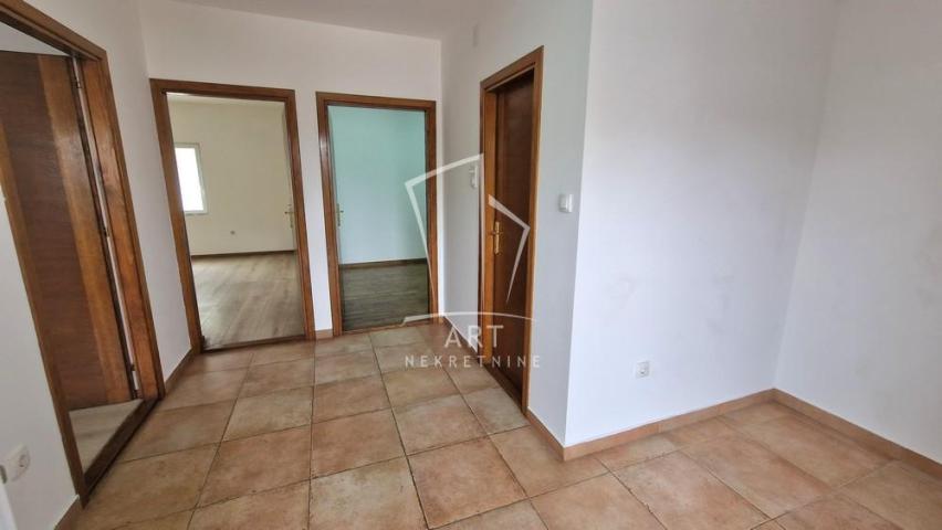 Fotografija stana 13 od 22