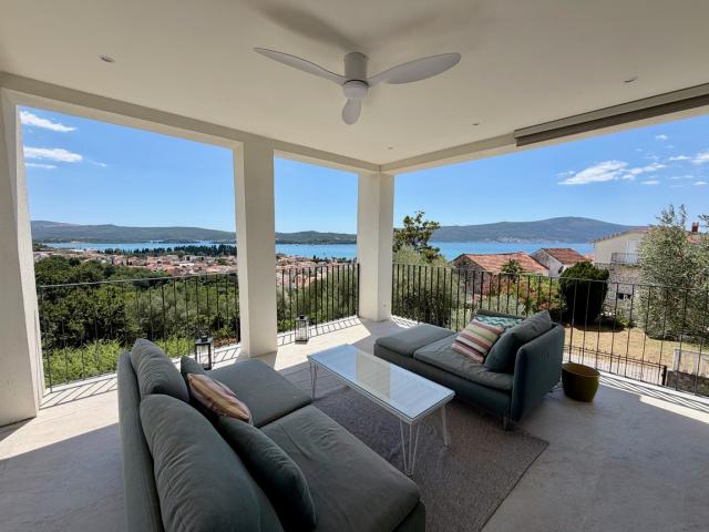 Prodaja, Kuća, 220m2 , Tivat