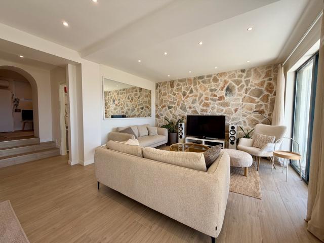Prodaja, Kuća, 220m2 , Tivat