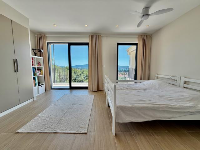 Prodaja, Kuća, 220m2 , Tivat