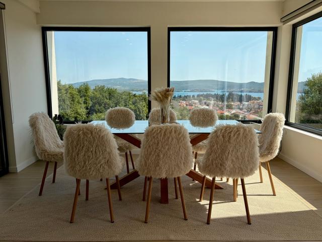 Prodaja, Kuća, 220m2 , Tivat