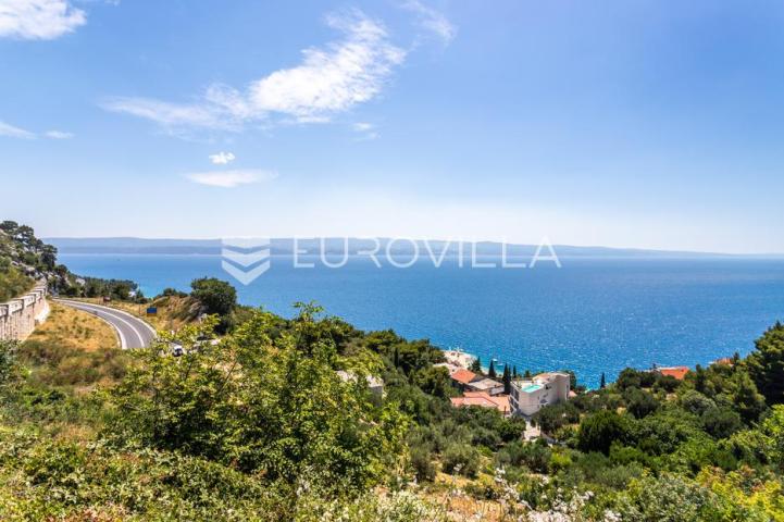 Omiš, Borak, građevinsko zemljište s pogledom na more, ukupne površine 878 m²