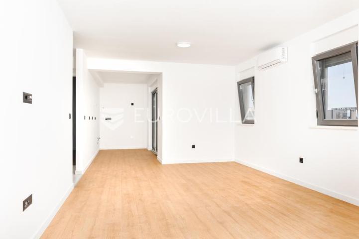 Zadar, Privlaka, penthouse s pogledom na more, 90,50 m²