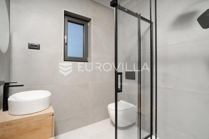 Zadar, Privlaka, penthouse s pogledom na more, 90,50 m²