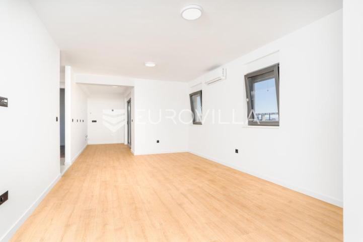 Zadar, Privlaka, penthouse s pogledom na more, 90,50 m²