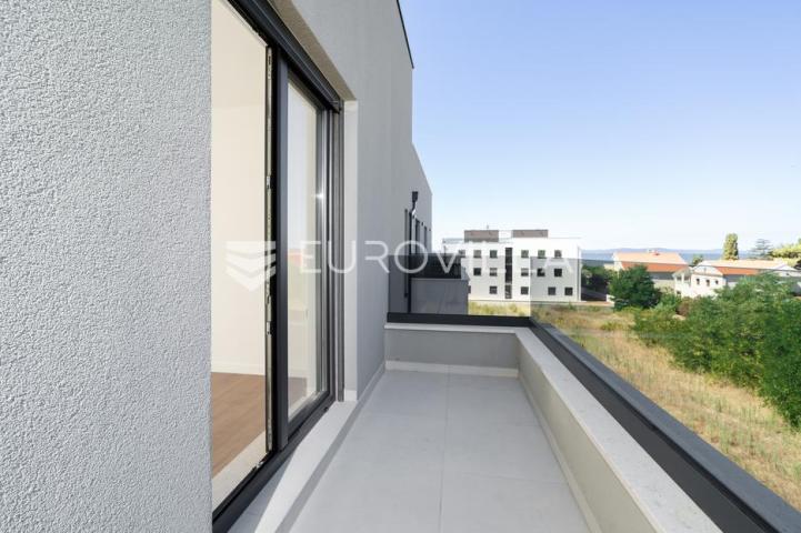 Zadar, Privlaka, penthouse s pogledom na more, 90,50 m²